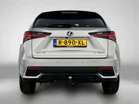 Lexus NX (2021) thumbnail 23