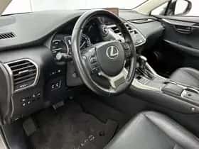 Lexus NX (2021) thumbnail 38