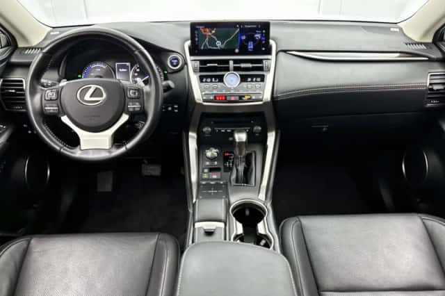 Lexus NX (2021) thumbnail 5