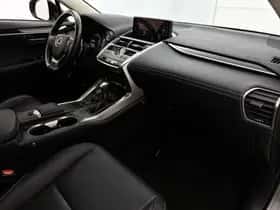 Lexus NX (2021) thumbnail 7