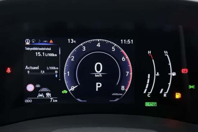 Lexus LBX (2026) thumbnail 6