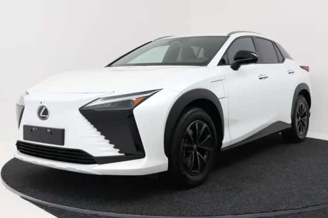 Lexus RZ (2026) thumbnail 1