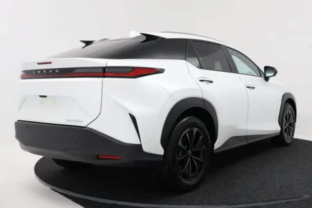 Lexus RZ (2026) thumbnail 2
