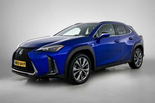 Lexus UX (2023) thumbnail 1