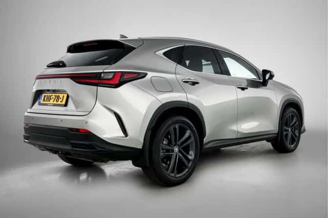 Lexus NX (2025) thumbnail 2