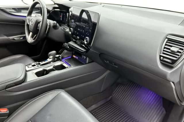 Lexus NX (2025) thumbnail 6