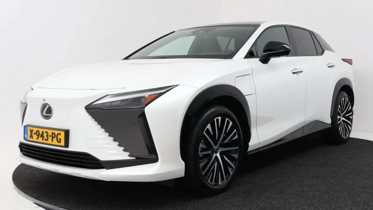 Lexus RZ (2024) — foto 1