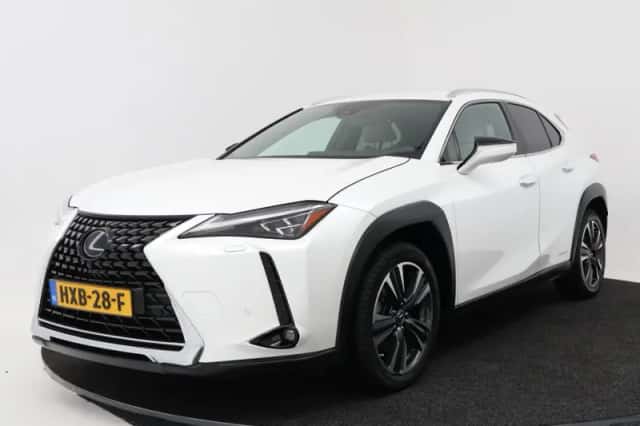 Lexus UX (2021) thumbnail 1