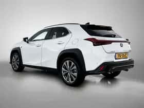 Lexus UX (2024) thumbnail 14