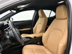 Lexus UX (2024) thumbnail 16