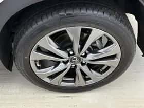 Lexus UX (2024) thumbnail 23