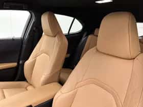 Lexus UX (2024) thumbnail 28