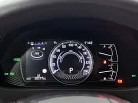 Lexus UX (2024) thumbnail 6