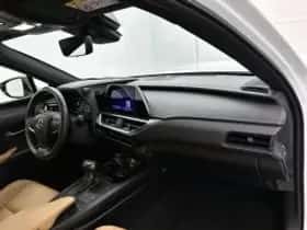 Lexus UX (2024) thumbnail 7