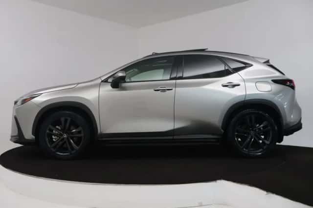 Lexus NX (2026) thumbnail 3