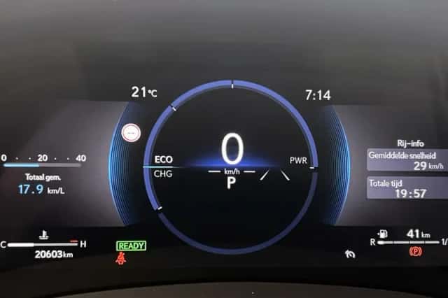 Lexus LBX (2024) thumbnail 5
