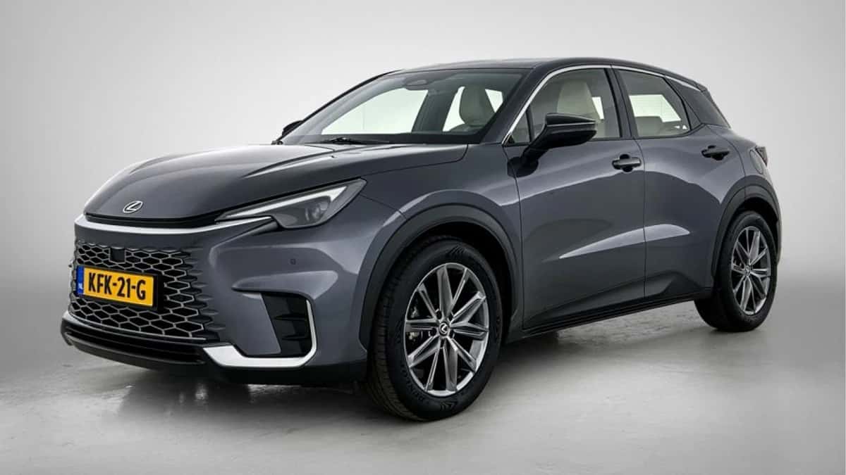 Lexus LBX (2024) — foto 1