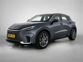 Lexus LBX (2024) thumbnail 1