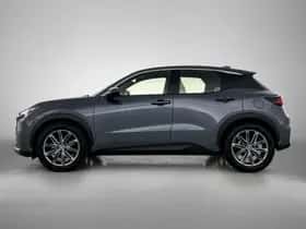 Lexus LBX (2024) thumbnail 3