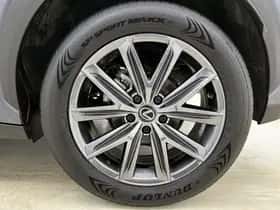 Lexus LBX (2024) thumbnail 23