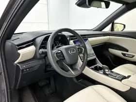 Lexus LBX (2024) thumbnail 30