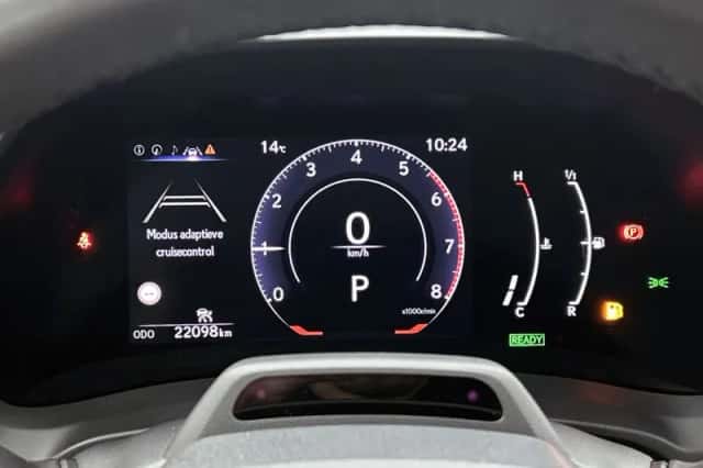 Lexus LBX (2024) thumbnail 5