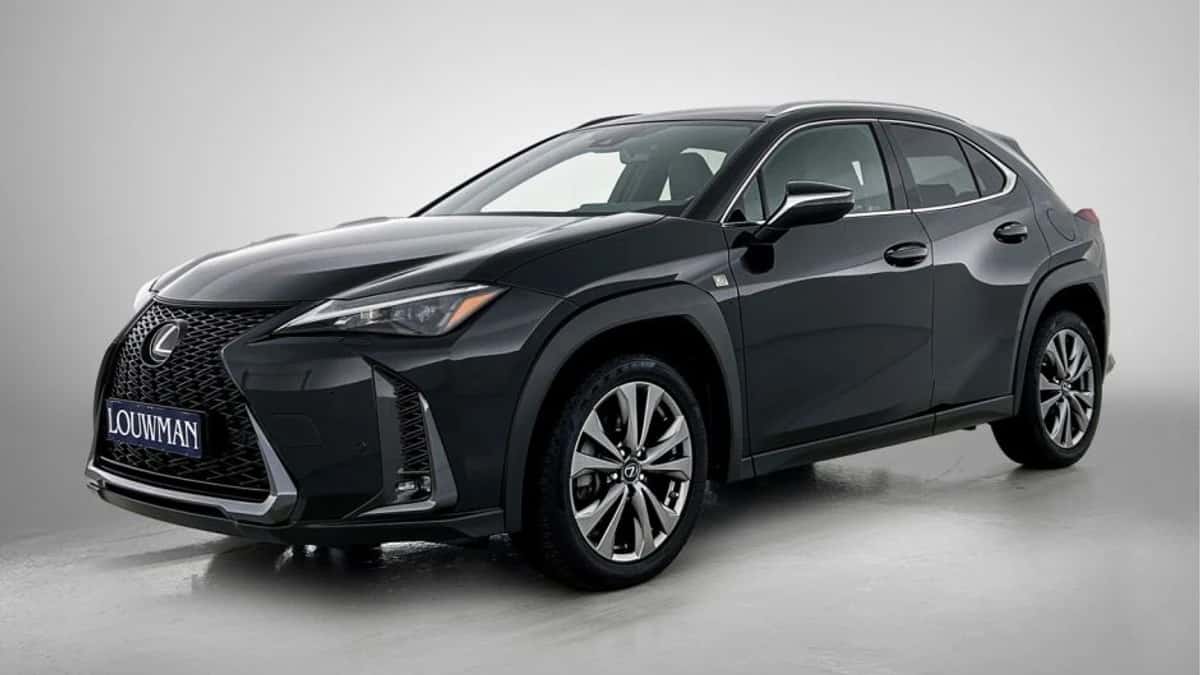 Lexus UX (2024) — foto 1