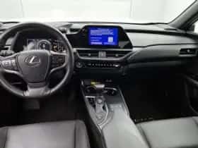 Lexus UX (2024) thumbnail 5