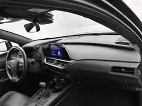 Lexus UX (2024) thumbnail 6