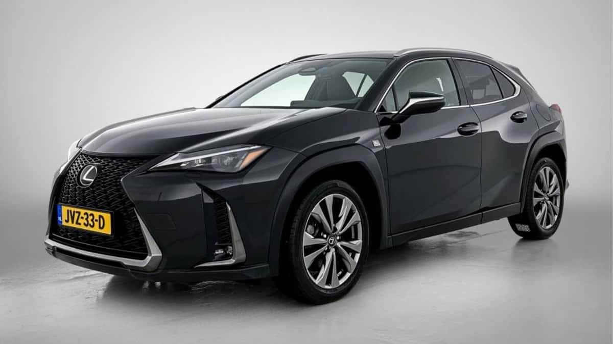 Lexus UX (2024) — foto 1