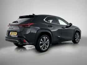 Lexus UX (2024) thumbnail 2