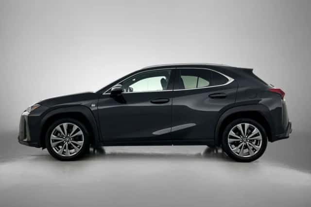 Lexus UX (2024) thumbnail 3