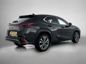 Lexus UX (2024) thumbnail 3