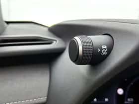 Lexus UX (2024) thumbnail 27
