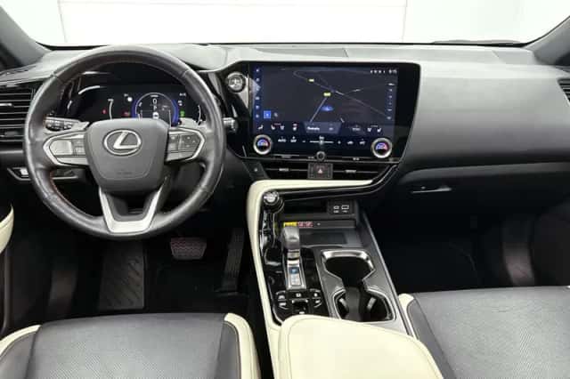 Lexus NX (2022) thumbnail 5