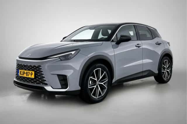 Lexus LBX (2025) thumbnail 1