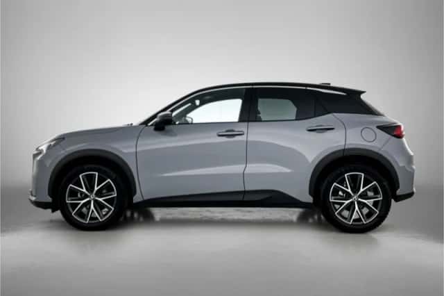 Lexus LBX (2025) thumbnail 3