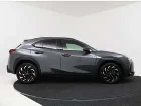 Lexus UX (2025) thumbnail 14