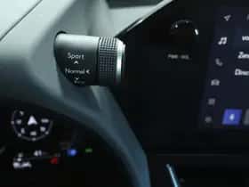 Lexus UX (2025) thumbnail 20