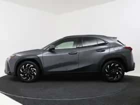 Lexus UX (2025) thumbnail 3