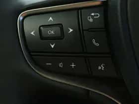Lexus UX (2025) thumbnail 6