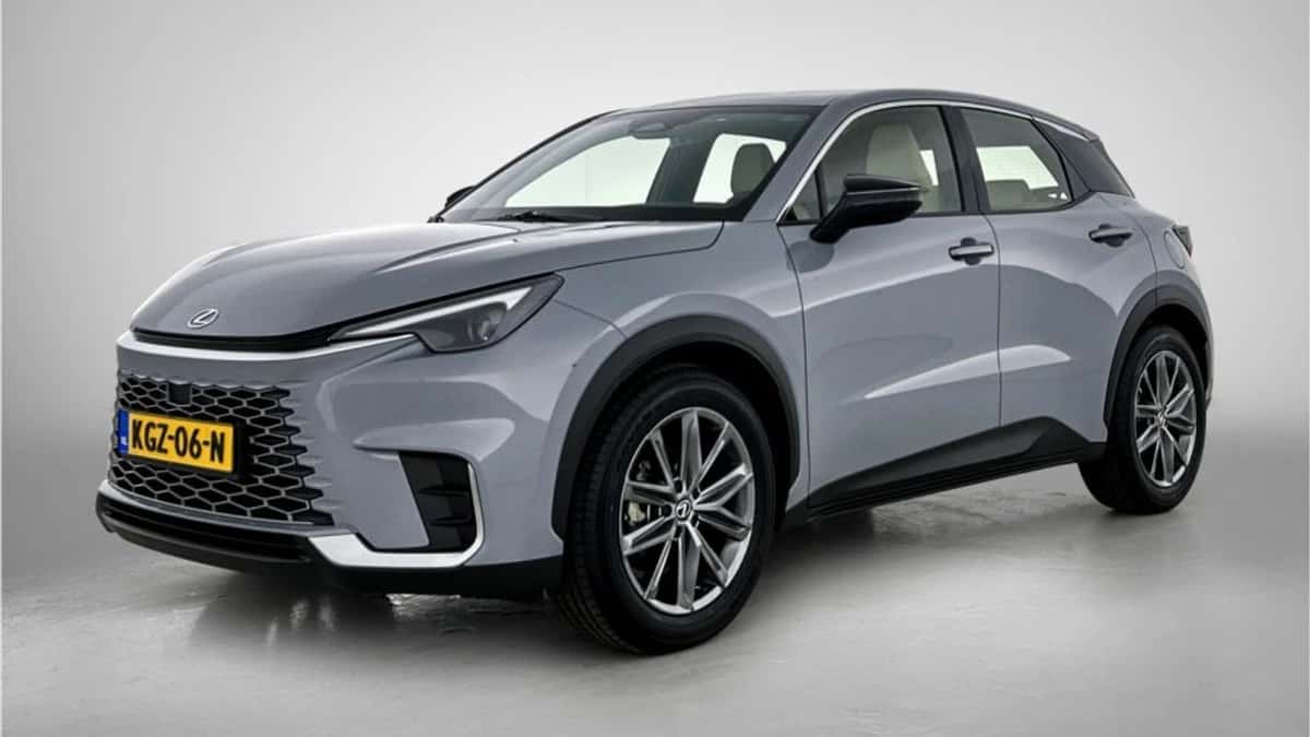 Lexus LBX (2024) — foto 1