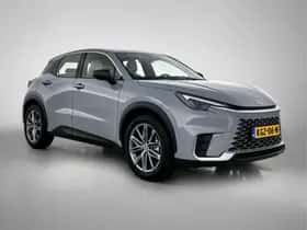 Lexus LBX (2024) thumbnail 12