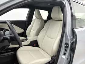 Lexus LBX (2024) thumbnail 15