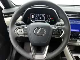 Lexus LBX (2024) thumbnail 17