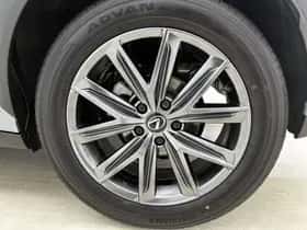 Lexus LBX (2024) thumbnail 22