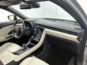 Lexus LBX (2024) thumbnail 6