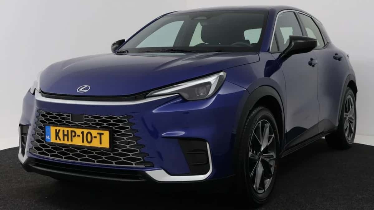 Lexus LBX (2025) — foto 1