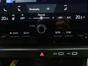 Lexus LBX (2025) thumbnail 19