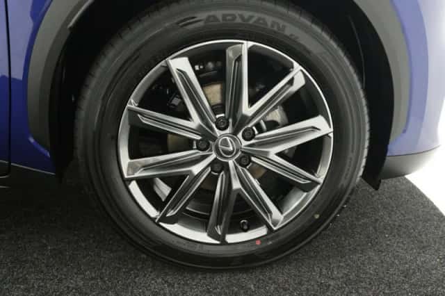 Lexus LBX (2025) thumbnail 6